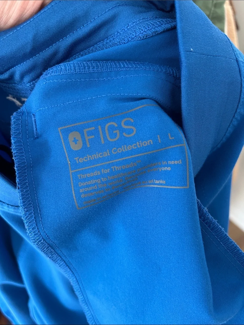 Figs Men’s Cargo Scrub Pants. Size Large. 33” inseam. Excellent condition.